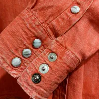 اورکت امریکایی و پیراهن مردانه|لباس|صدرا-فارس, فاز ۱|دیوار