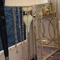 آباژور ایستاده