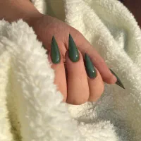کاشت ناخن تهرانسر