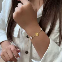 دستبند طلایی و دورنگ ونکلیف