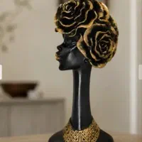 مجسمه زن آفریقایی