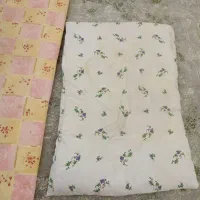 چند عدد تشک تک نفره و دو نفره با پرز قالی