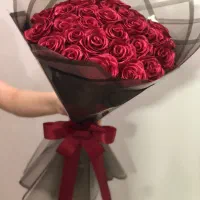 رز قرمز ۲۵شاخه ای زیبا و‌خوش دست