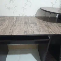 میز کامپیوتر در حد نو