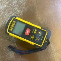 متر لیزری ۵۰ متری دیوالت مجارستانی