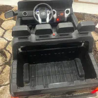 ماشین شارژی تویوتا|اسباب و اثاث بچه|تبریز, |دیوار