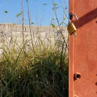 زمین-136-متری-موبندان-با-مالکیت-محصور