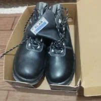 کفش ایمنی وپوتین سربازی|کیف، کفش، کمربند|دهدشت, |دیوار