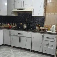 کابینت آهنی دارای برچسب روی آن
