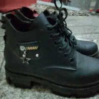 کفش سالنی و نیم بوت