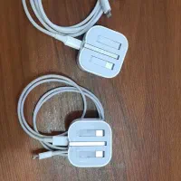 دو عدد شارژر اصلی آیفون کابل و آداپتور  سالم ب شرط