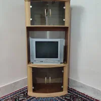 تلویزیون و میز