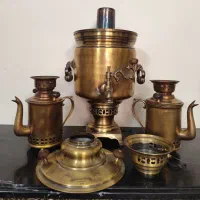 سماور زغالی برنجی سینه مهردار و کتری شکاری برنجی|کلکسیون اشیاء عتیقه|تهران, نارمک|دیوار