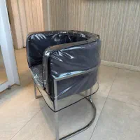 اینه گریم  میکاپ و صندلی و میز ویترین تاج