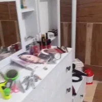 فروش تخت خواب و رو تختی و میز آرایشی|تخت و سرویس خواب|سیرجان, |دیوار