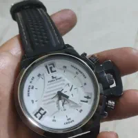 ساعت آنالوگ در حال کار