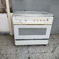 اجاق گاز ۵شعله سالم و تمیز فرداره