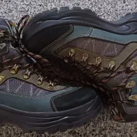 پوتین کفش کوهنوردی سایز 40 نو