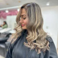 بزرگ ترین تخفیف رنگ و لایت سال|خدمات آرایشگری و زیبایی|شیراز, گویم|دیوار
