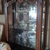ویترین شیک و خوش‌ساخت چوب گردو