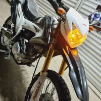 موتور تریل 200 پرواز
