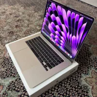 Macbook air 512 r16