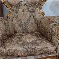 مبل ۹نفره استیل با چوب گردو دو میزبان دارد