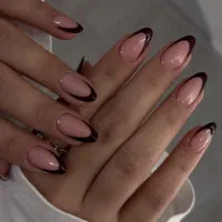 اموزش کاشت ناخن