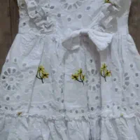 پیراهن مناسب ۱ سال در حد نو هستش