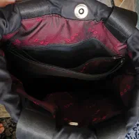 کیف خارجی|کیف، کفش، کمربند|شیراز, سرو|دیوار