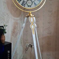ساعت ایستاده سه پایه