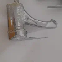 یک عدد شیر و یک عدد روشویی