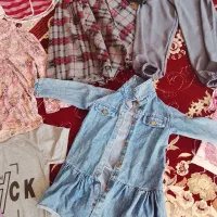 مقداری وسیله در حد نوع فروشی هست