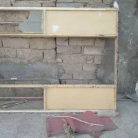 یک عدد درب قدیمی