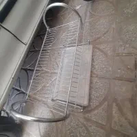 سبد ابچکان کنار سینک استیل