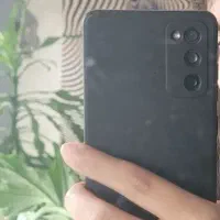 گوشی سامسونگ باتری سالم و دوربین با کیفیت