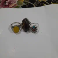 سه عدد انگشتر  سلیمانی  و شرف الشمس و چندجواهر