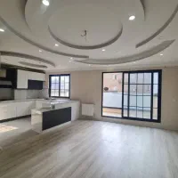 استادمعین / تکواحدی / بالکن قابل چیدمان / کف پارکت