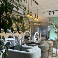 اجاره لاین اکستنشن مو ناخن مژه کراتین میکاپ وشنیون