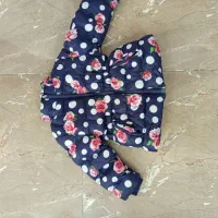 تعداد زیادی لباس بچگانه،زمستانی و تابستانی