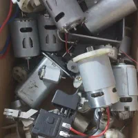 تعدادی ارمیچر اسباب بازی و دریل شارژی همه مدل