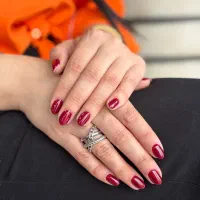 تخفیف خدمات ناخن بامتریال باکیفیت