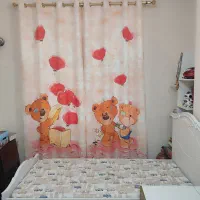 تخت وکمد وپرده