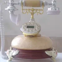 تلفن سلطنتی رو میزی