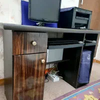 میز کامپیوتر لترون در حد نو