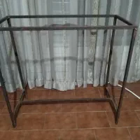 چهار پایه زیر میز خیاطی