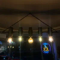 لوستر چوبی با چراغ ادیسونی