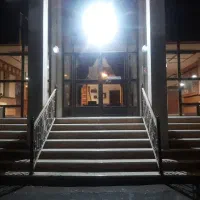 دونفر جهت نگهبانی و نظافت در مجتمع