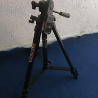 سه پایه دوربین