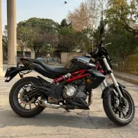 بنلی دوسیلندر ۳۰۰